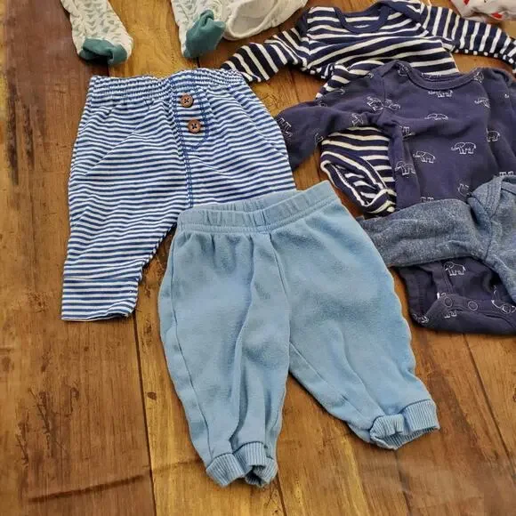 10 Piece Lot of Baby Clothing Mostly Size NB - Picture 3 of 13